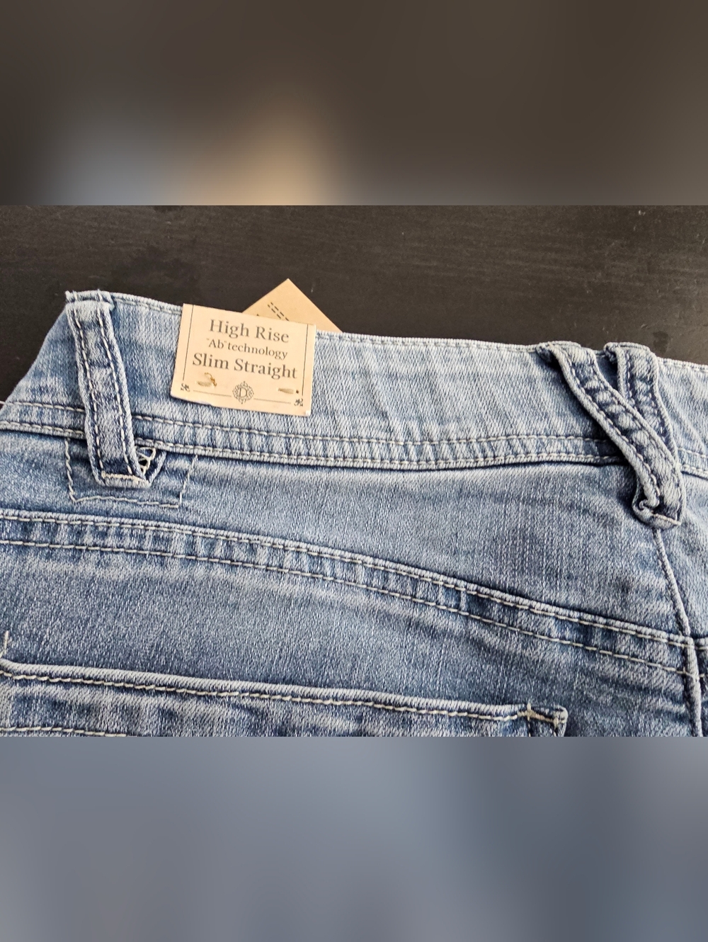 Democracy Light Blue Cropped Jeans with Embroidered Floral Detail. Size 6. - Picture 6 of 10